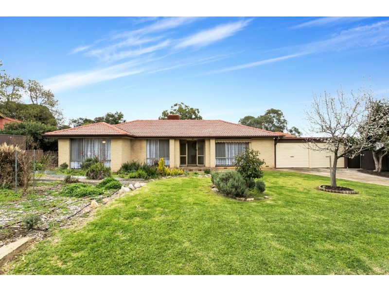 4 Woodhall Drive, Happy Valley SA 5159