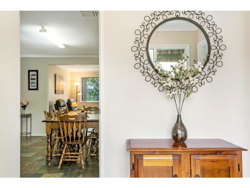 4 Woodhall Drive, Happy Valley SA 5159