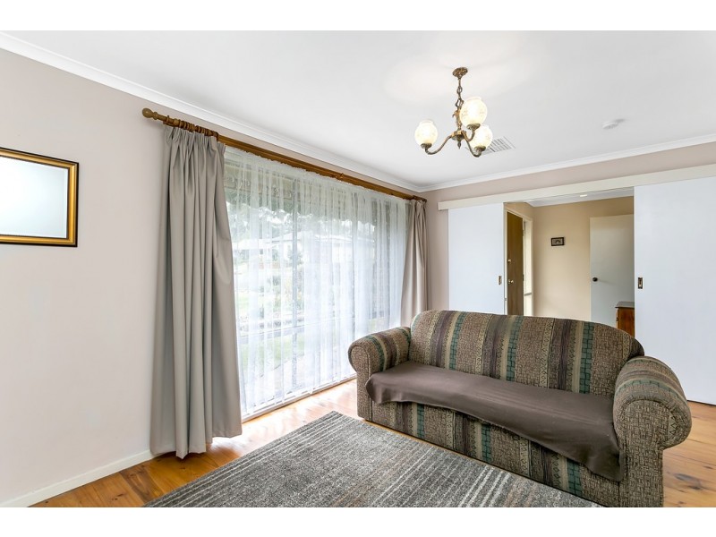 4 Woodhall Drive, Happy Valley SA 5159