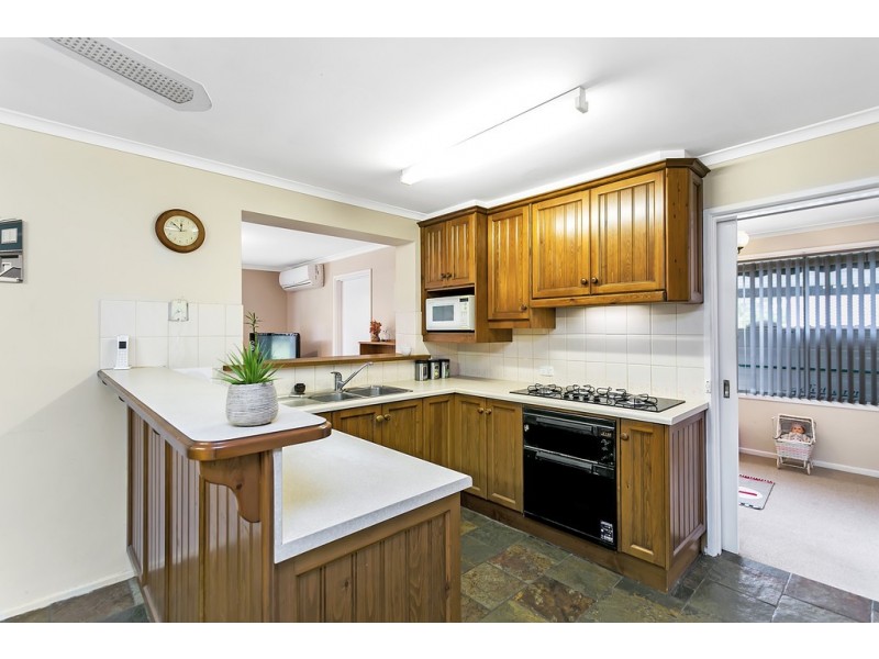 4 Woodhall Drive, Happy Valley SA 5159