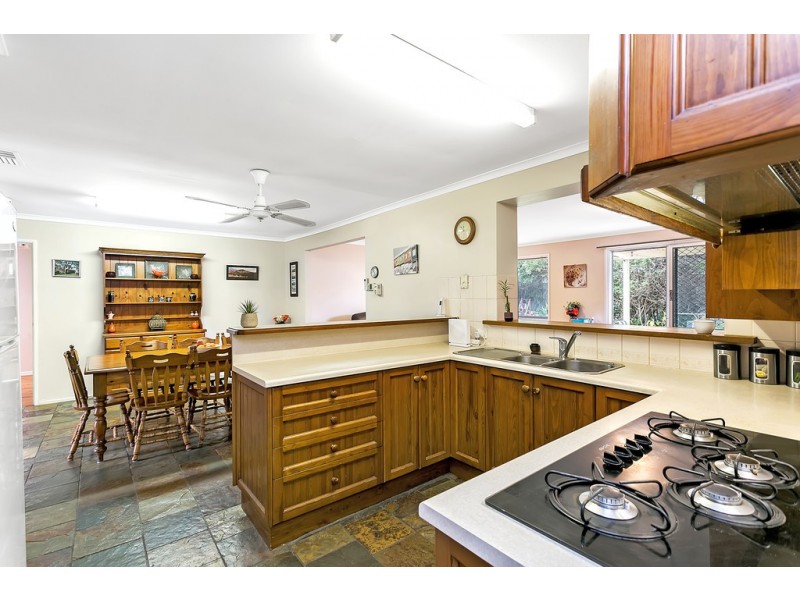 4 Woodhall Drive, Happy Valley SA 5159