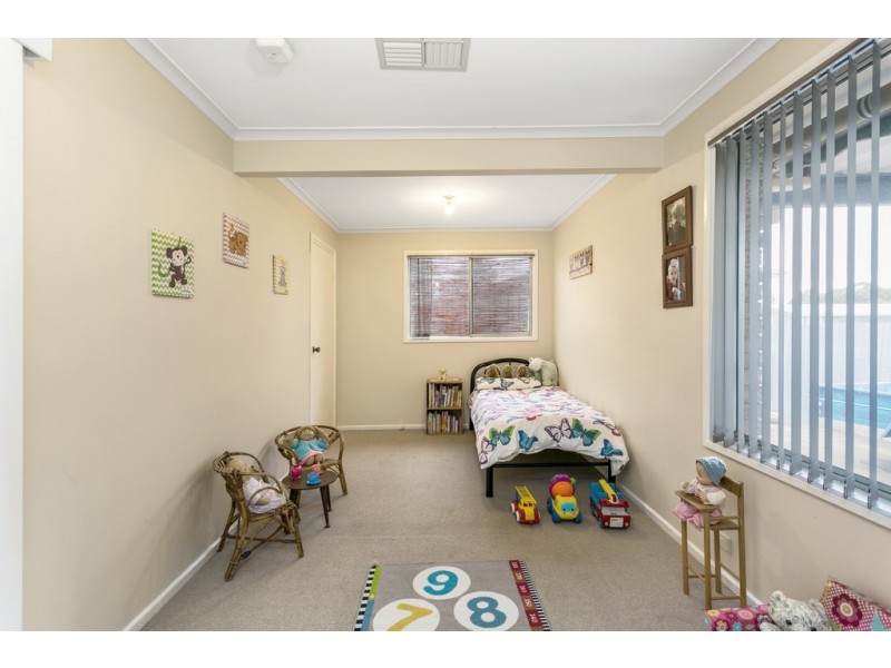 4 Woodhall Drive, Happy Valley SA 5159