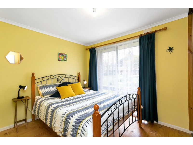 4 Woodhall Drive, Happy Valley SA 5159