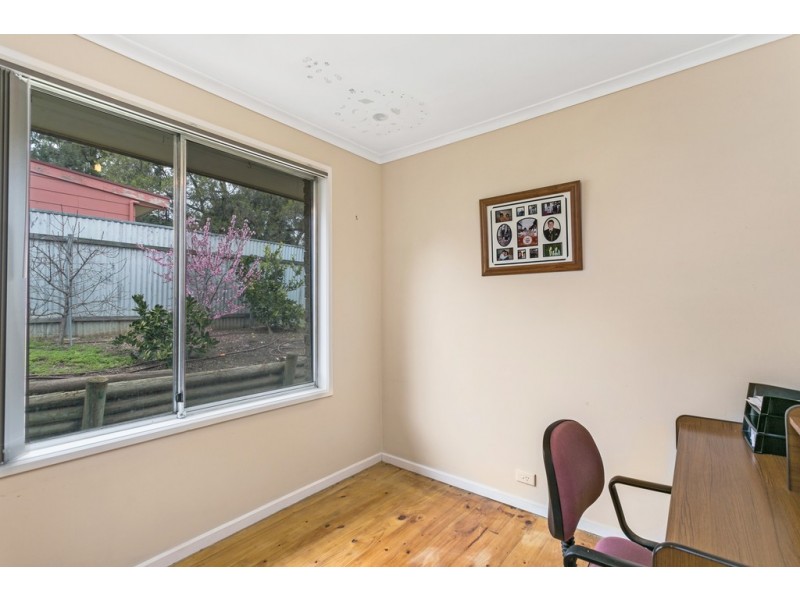 4 Woodhall Drive, Happy Valley SA 5159