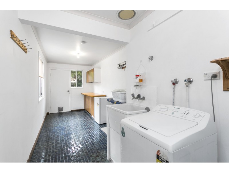 4 Woodhall Drive, Happy Valley SA 5159