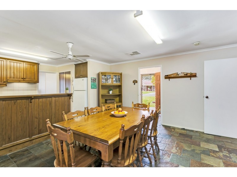 4 Woodhall Drive, Happy Valley SA 5159