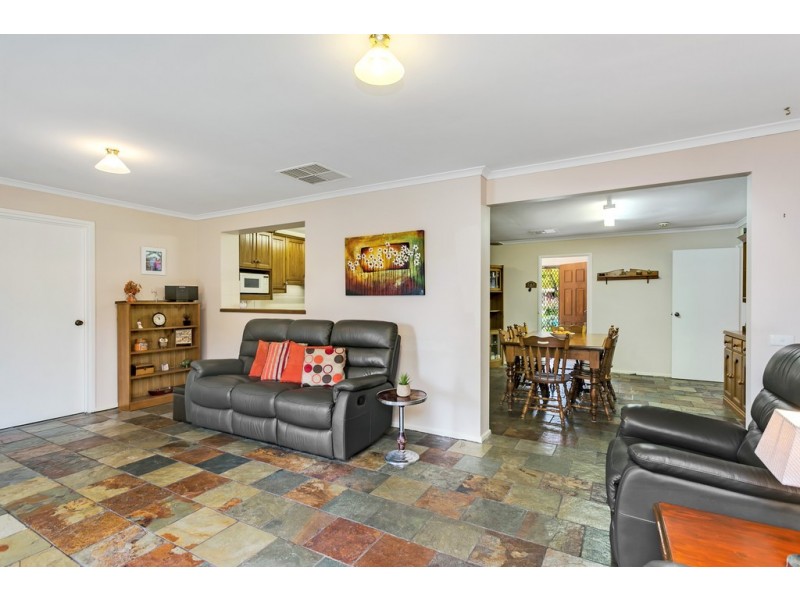 4 Woodhall Drive, Happy Valley SA 5159