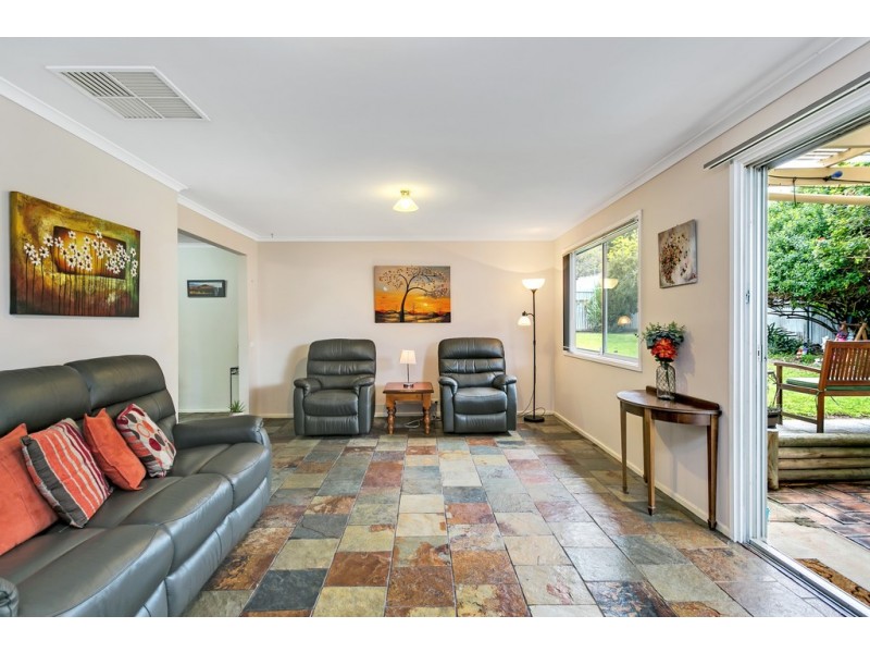 4 Woodhall Drive, Happy Valley SA 5159