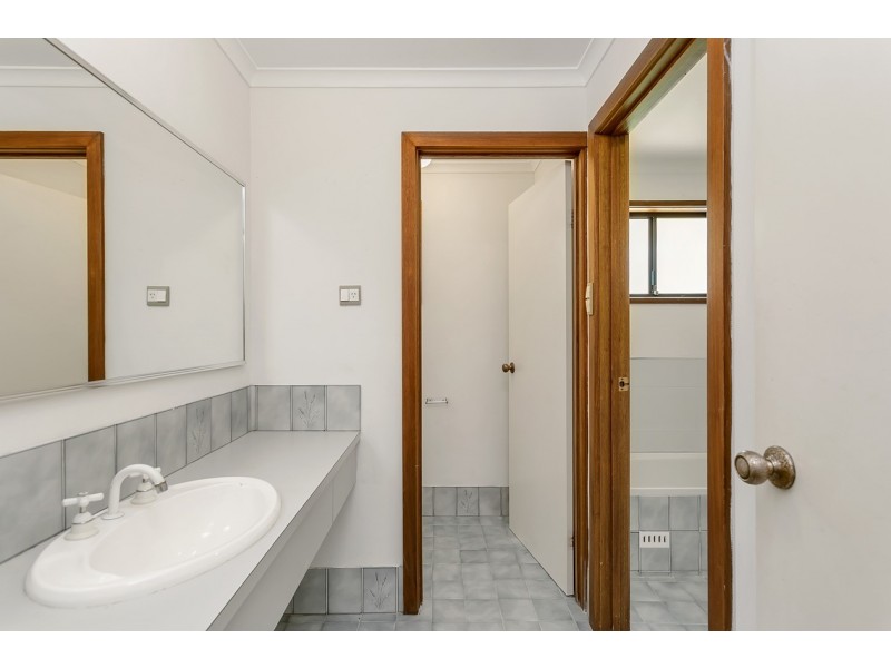 14 Hoyle Court, Flagstaff Hill SA 5159