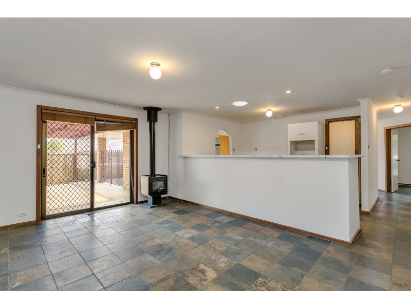 14 Hoyle Court, Flagstaff Hill SA 5159