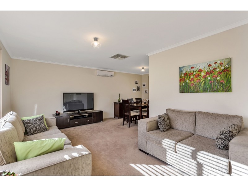 7 Farnham Crescent, Woodcroft SA 5162