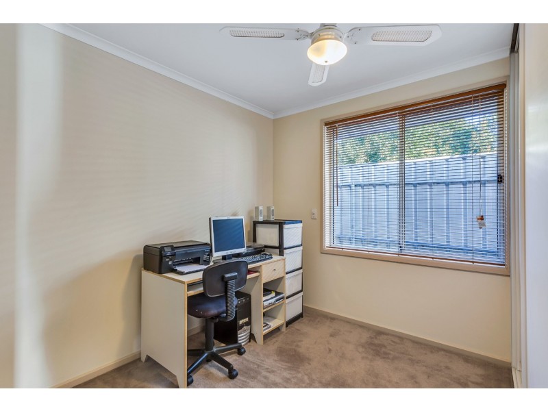 7 Farnham Crescent, Woodcroft SA 5162