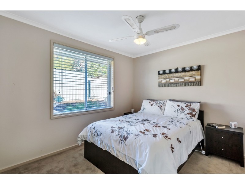 7 Farnham Crescent, Woodcroft SA 5162