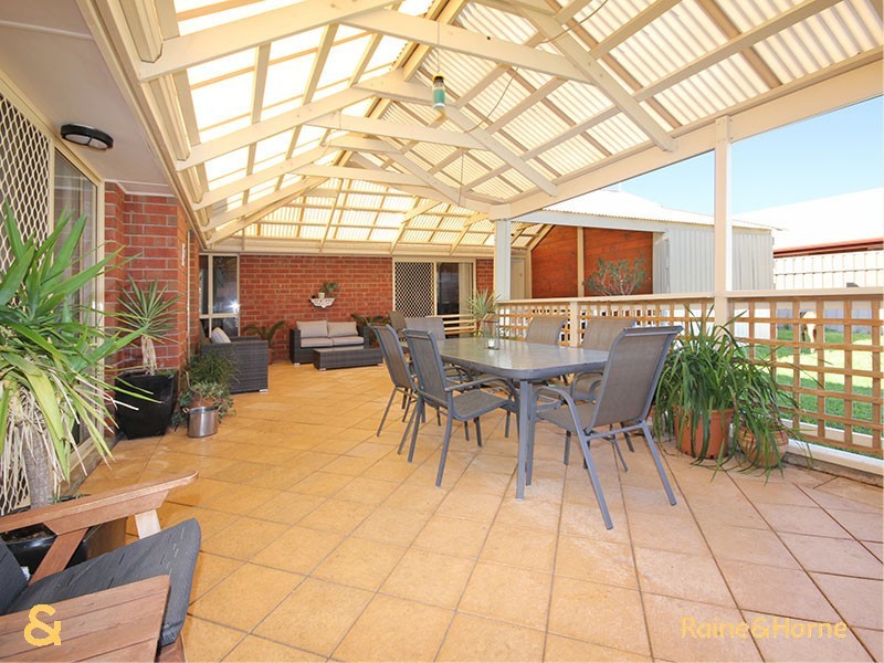 75 Pegasus Drive, Woodcroft SA 5162