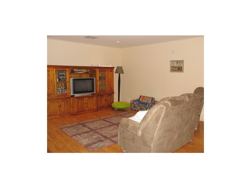 2 PEEWIT AVENUE, Glenalta SA 5052