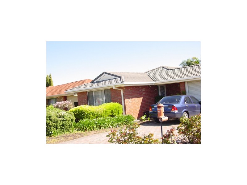 12 CHAMPAGNE CRESCENT, Woodcroft SA 5162