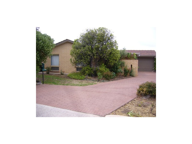 21  ROGANA CRESCENT, Hallett Cove SA 5158