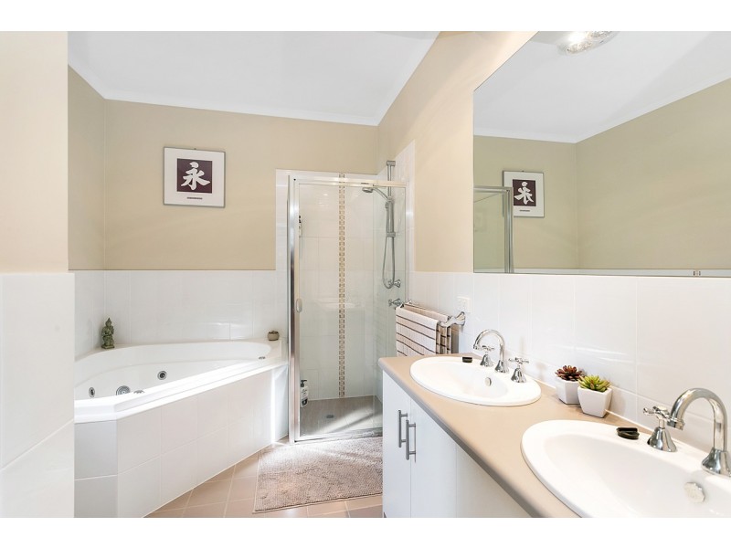 21 Viaduct Road, Eden Hills SA 5050