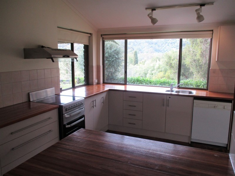 10 Banes Road, Coromandel Valley SA 5051