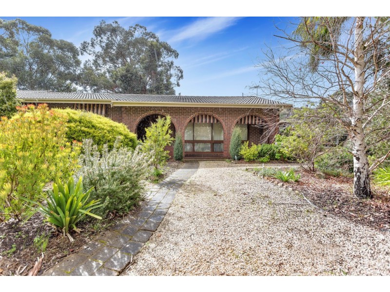 2 Hamilton Crescent, Aberfoyle Park SA 5159