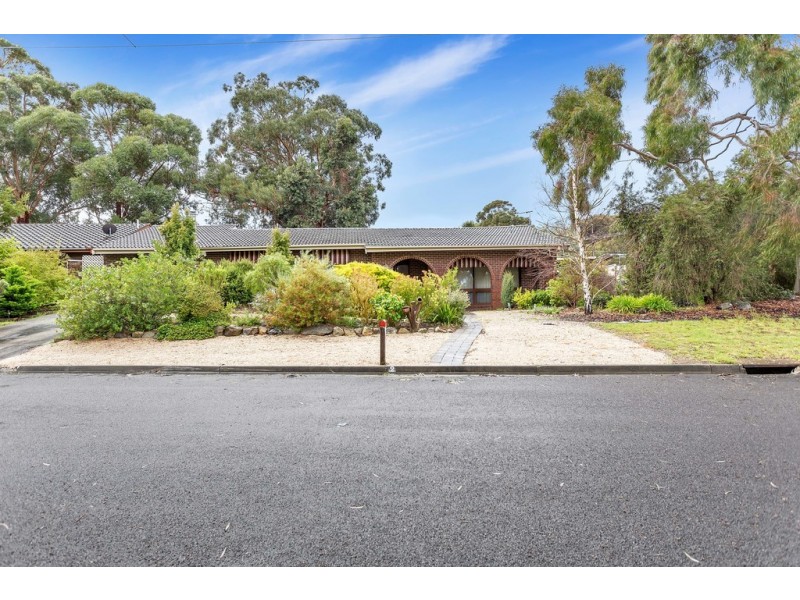 2 Hamilton Crescent, Aberfoyle Park SA 5159