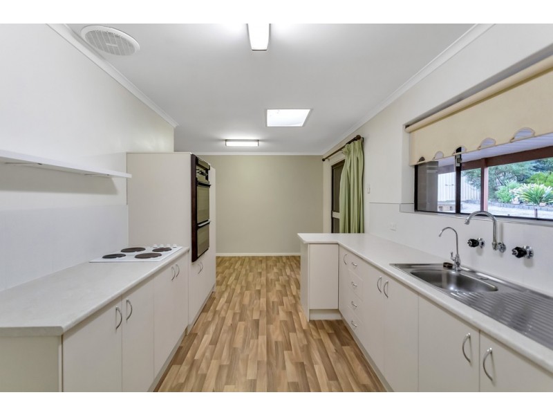 2 Hamilton Crescent, Aberfoyle Park SA 5159