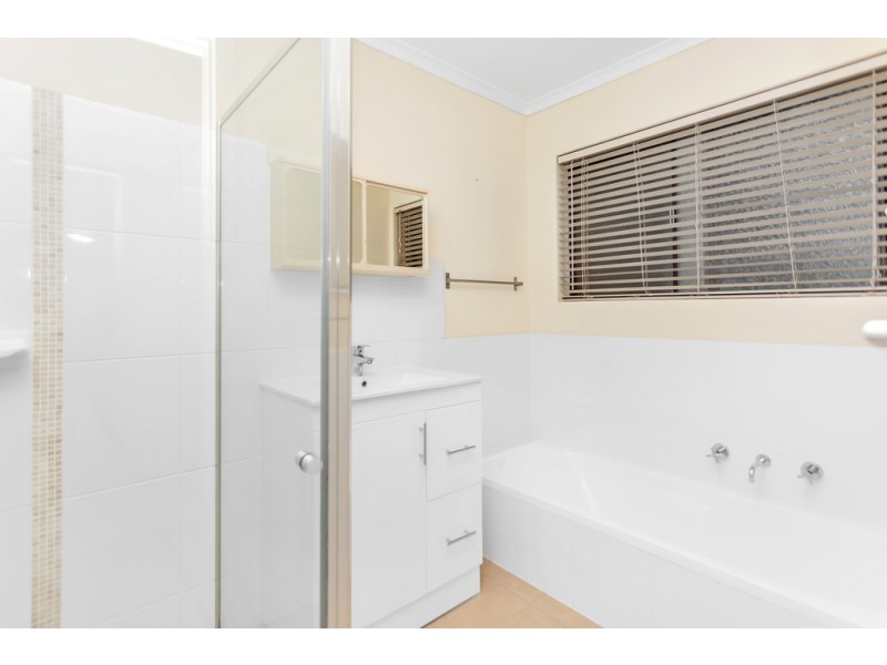 2 Hamilton Crescent, Aberfoyle Park SA 5159