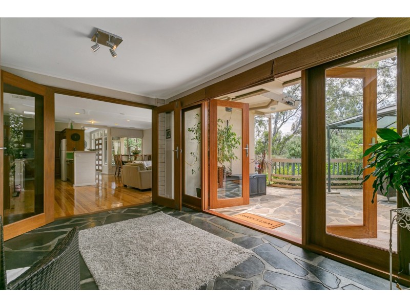 10 Boronia Avenue, Coromandel Valley SA 5051