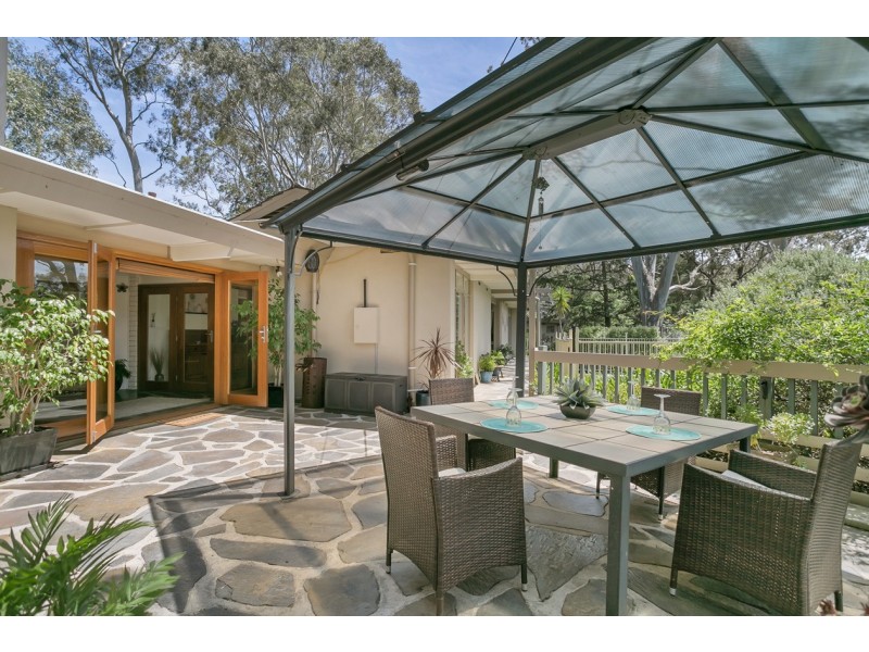 10 Boronia Avenue, Coromandel Valley SA 5051