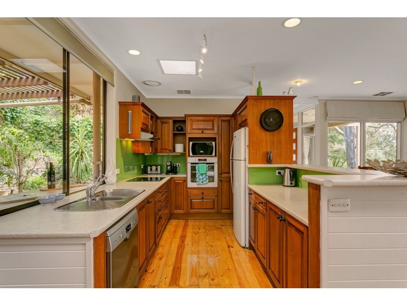 10 Boronia Avenue, Coromandel Valley SA 5051