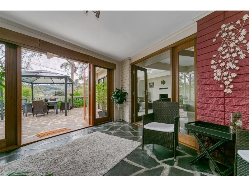 10 Boronia Avenue, Coromandel Valley SA 5051