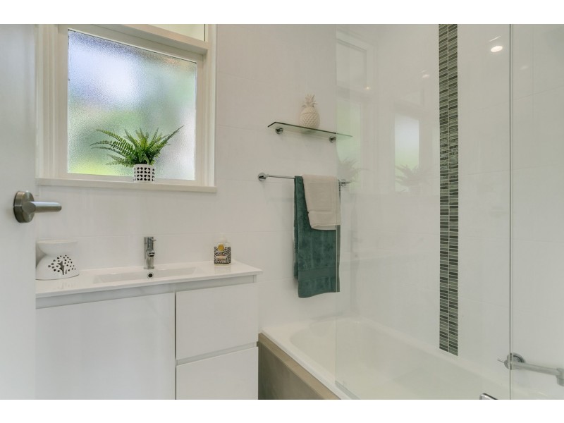 10 Boronia Avenue, Coromandel Valley SA 5051