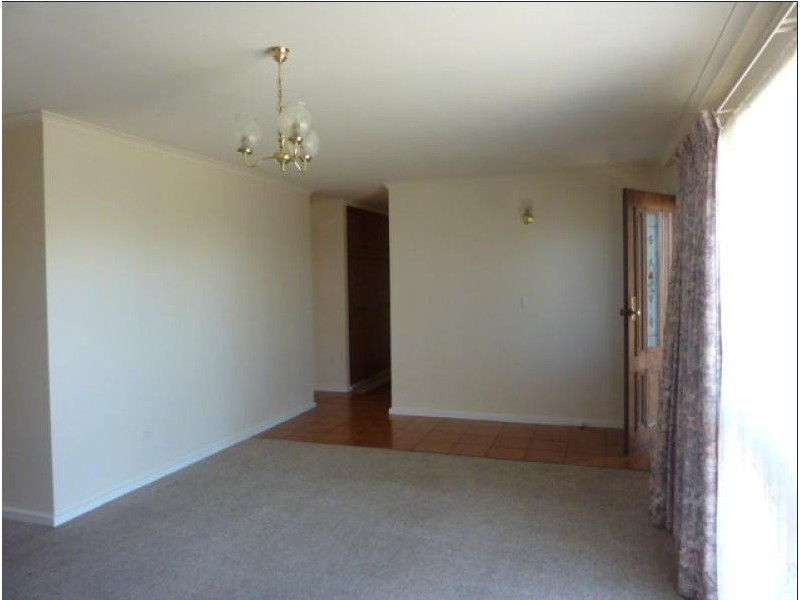 27 Magnolia Ave, Happy Valley SA 5159