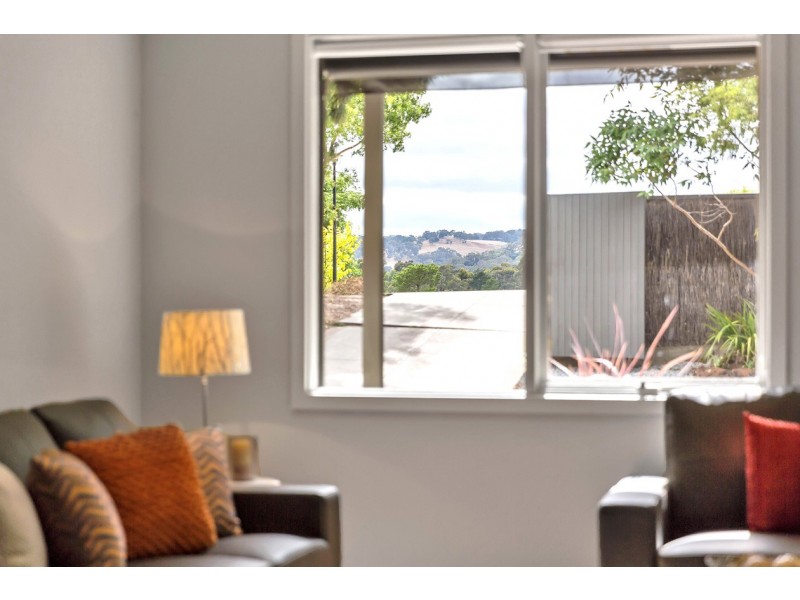 34 Oakridge Road, Aberfoyle Park SA 5159