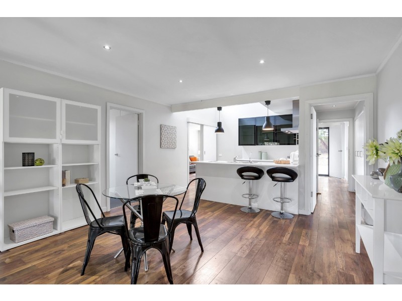 34 Oakridge Road, Aberfoyle Park SA 5159