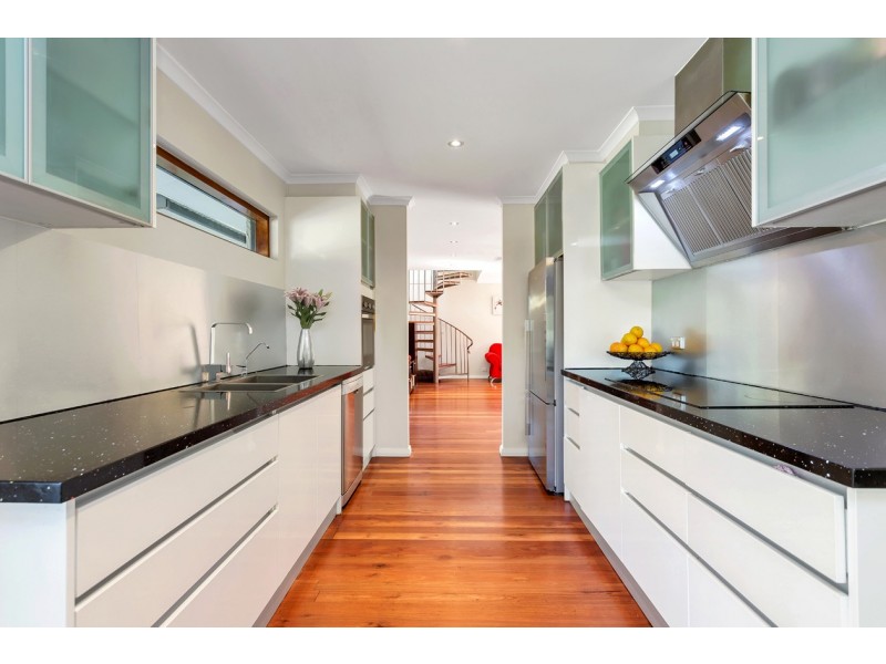 19 Oakdene Crescent, Coromandel Valley SA 5051