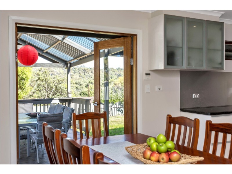 19 Oakdene Crescent, Coromandel Valley SA 5051