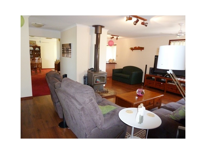 42 Outlook Drive, Aberfoyle Park SA 5159