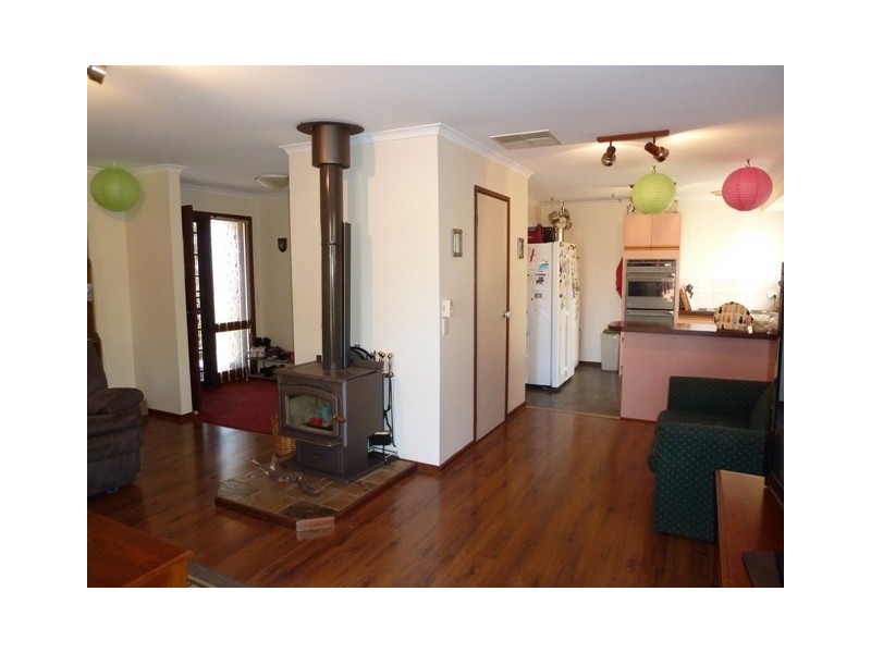 42 Outlook Drive, Aberfoyle Park SA 5159