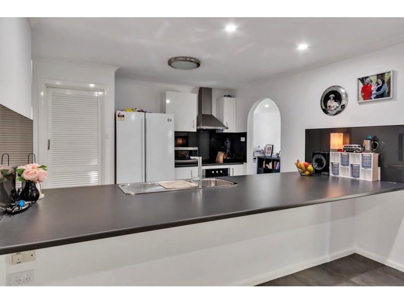 15 Deborah Road, Aberfoyle Park SA 5159