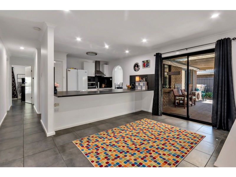 15 Deborah Road, Aberfoyle Park SA 5159