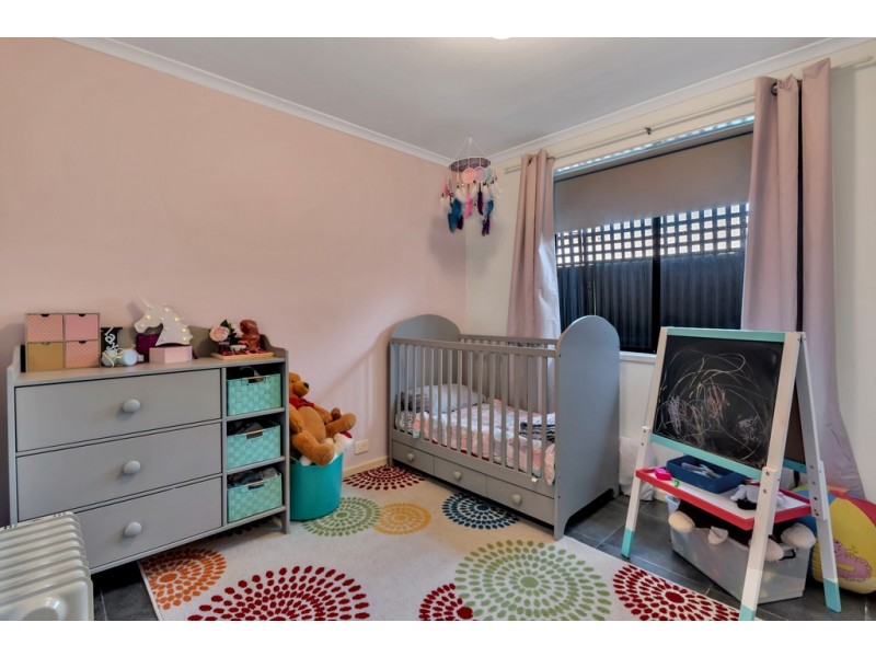 15 Deborah Road, Aberfoyle Park SA 5159