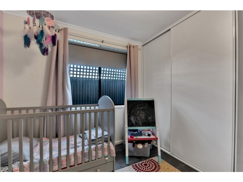 15 Deborah Road, Aberfoyle Park SA 5159