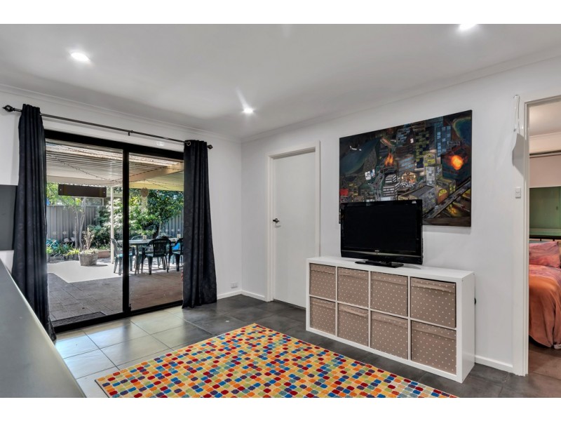 15 Deborah Road, Aberfoyle Park SA 5159