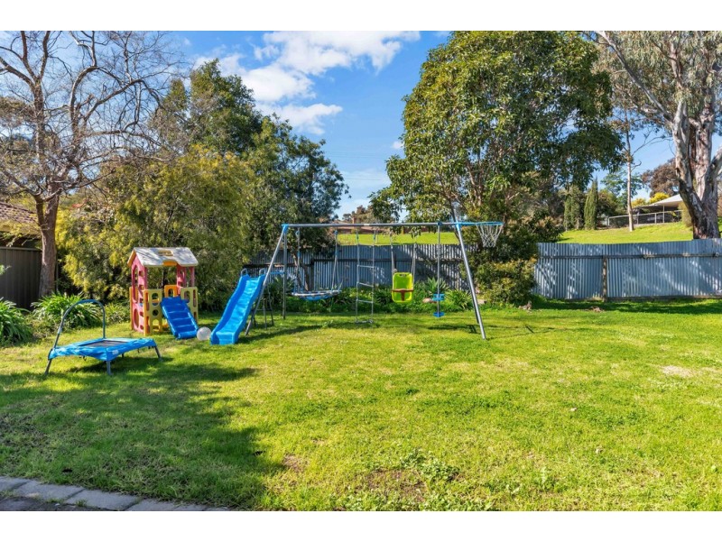 15 Deborah Road, Aberfoyle Park SA 5159