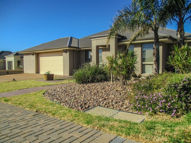25 Shoreline Ave, Sellicks Beach SA 5174