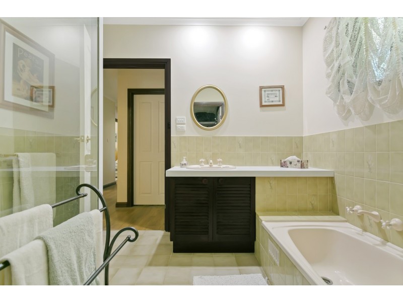 5 Nioka Drive, Ironbank SA 5153