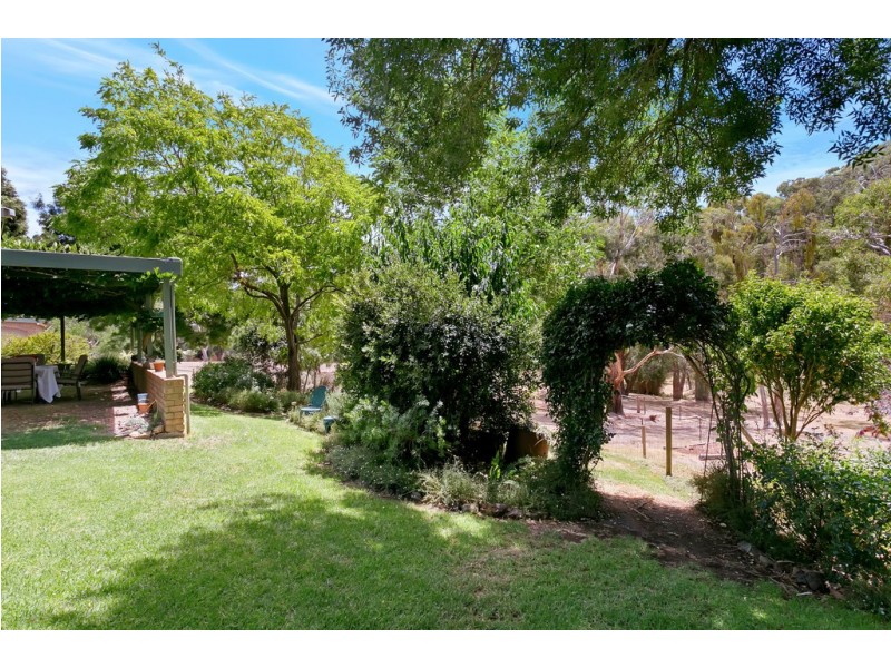 5 Nioka Drive, Ironbank SA 5153