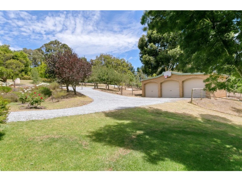 5 Nioka Drive, Ironbank SA 5153