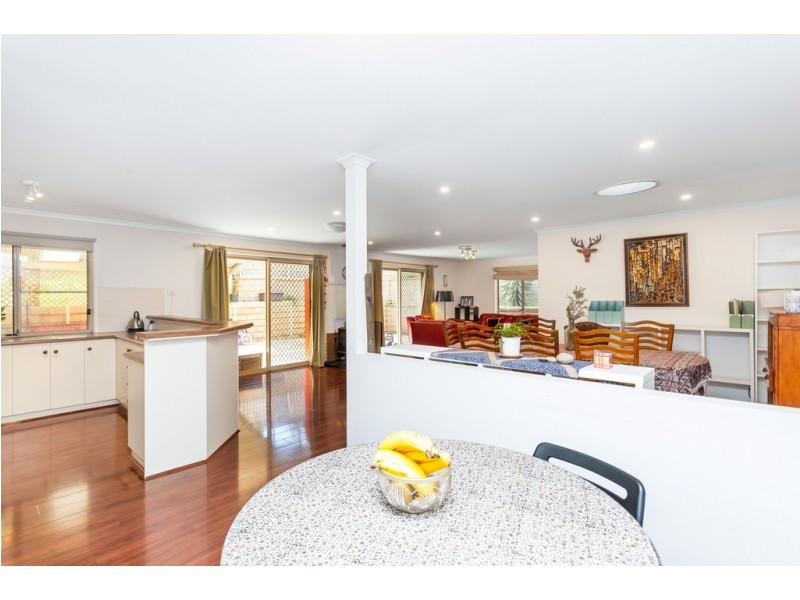 8 The Oaks Parade, Aberfoyle Park SA 5159